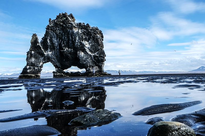 Tour de l'Islande : Parcourez l'Islande d'est en ouest, du nord au sud entre volcans, fjords, glaciers, et cascades. 