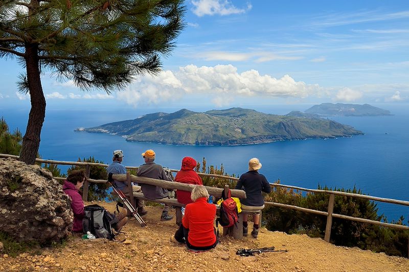 Randonnée sur 7 îles de l'archipel Eolien et sur l'Etna pour une aventure unique