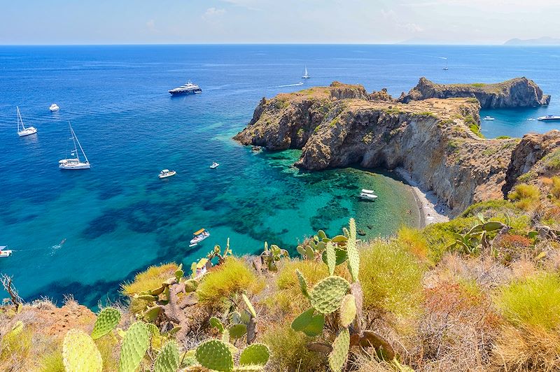 Randonnée sur 7 îles de l'archipel Eolien et sur l'Etna pour une aventure unique