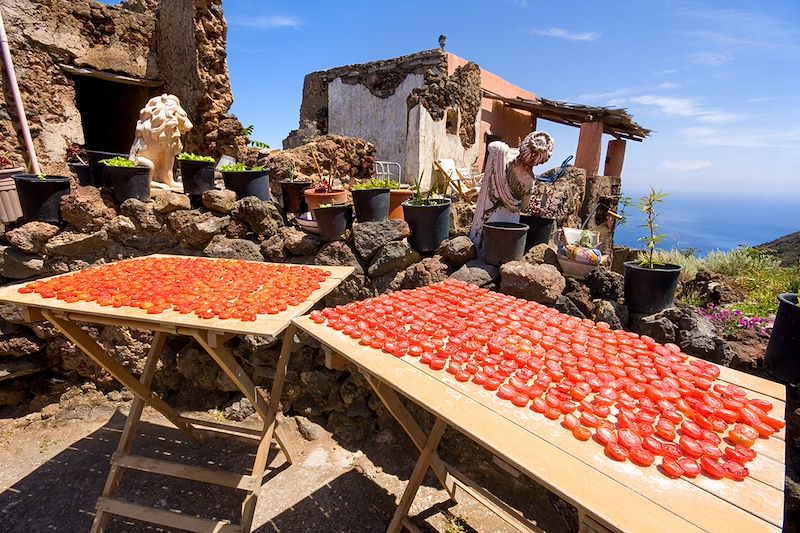 Randonnée sur 7 îles de l'archipel Eolien et sur l'Etna pour une aventure unique