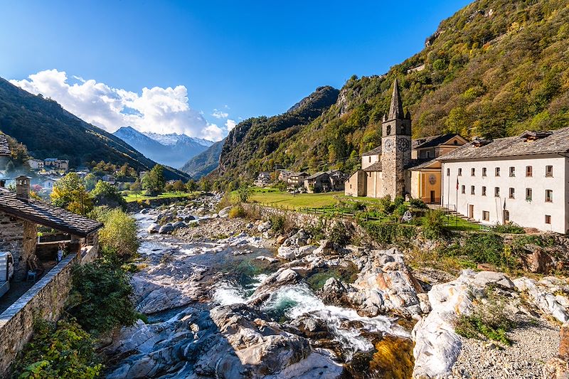 Itinérance de la Vallée de Gressoney au Val d'Ayas dans un somptueux décor alpin