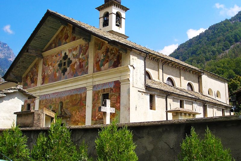 Itinérance de la Vallée de Gressoney au Val d'Ayas dans un somptueux décor alpin