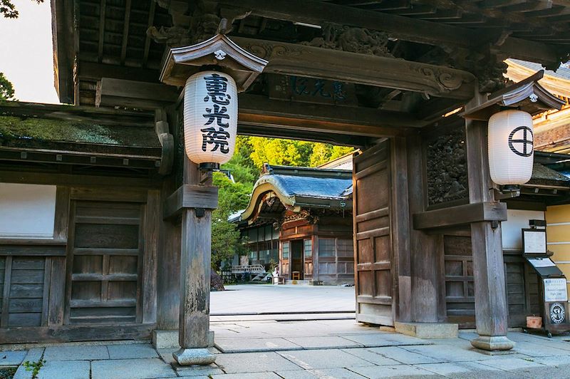 Voyage avec carnet de route pour découvrir les sites incontournables de la Golden Road et des Alpes Japonaises