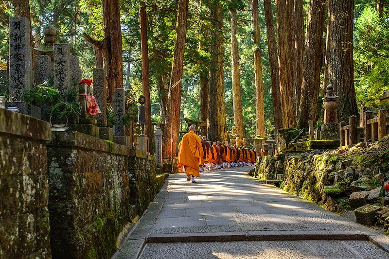 Moines au Mont Koya - Ile de Honshu - Japon