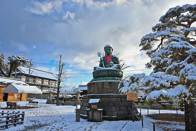 Découverte des Alpes japonaises en camping-car pendant la saison hivernale