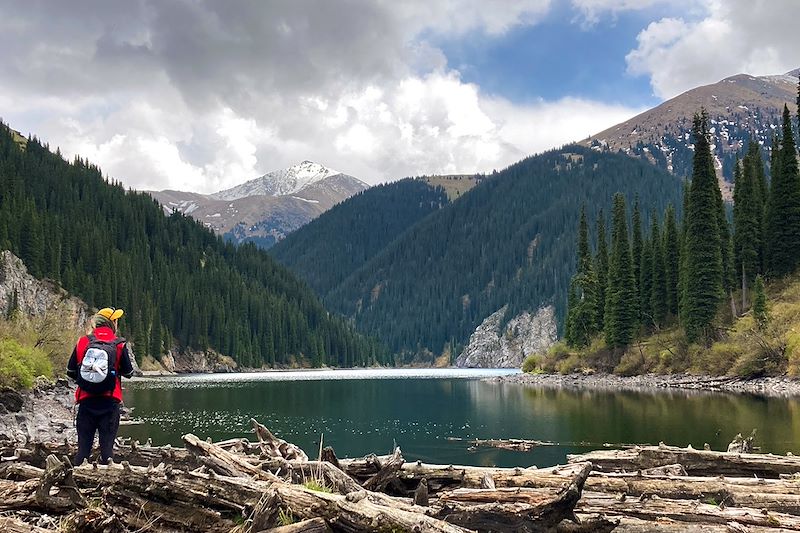 Partez découvrir les merveilles naturelles et les cités de la route de la soie qu’a à offrir le Kazakhstan.