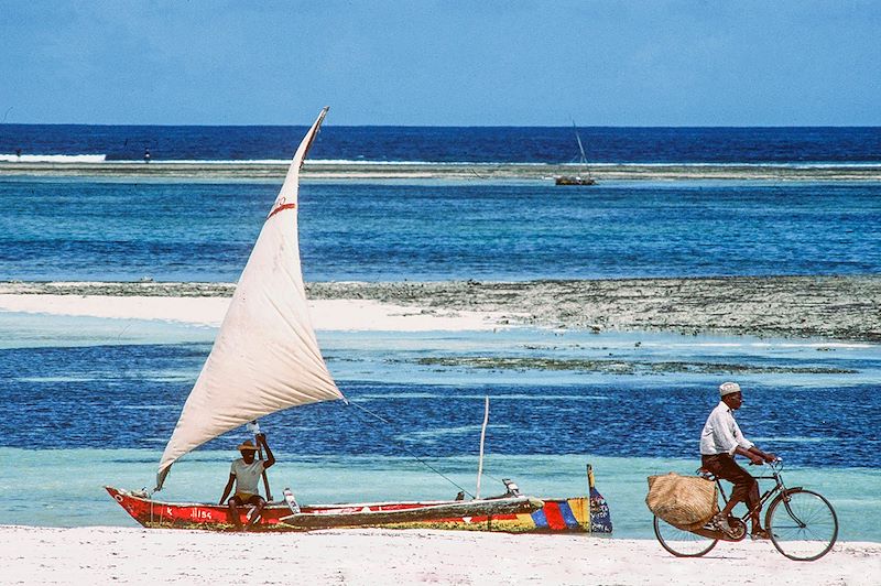 Sur une plage de Mombasa - Kenya