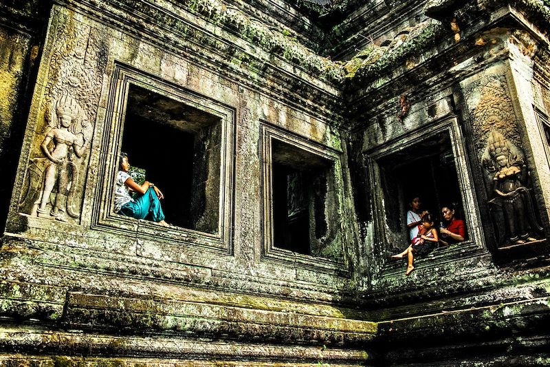 Randonnées en e-VTT, à pied, en kayak et en pirogue à travers l'ancien empire khmer, d'Angkor au golfe de Siam