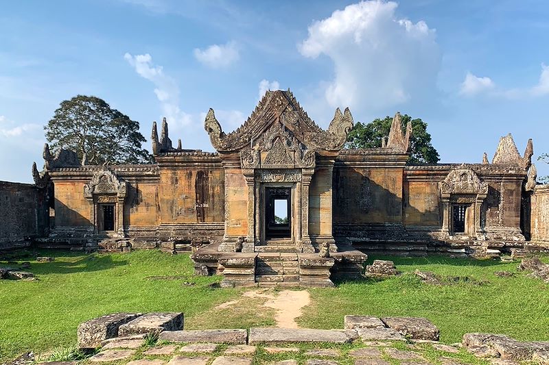 Randonnées en e-VTT, à pied, en kayak et en pirogue à travers l'ancien empire khmer, d'Angkor au golfe de Siam