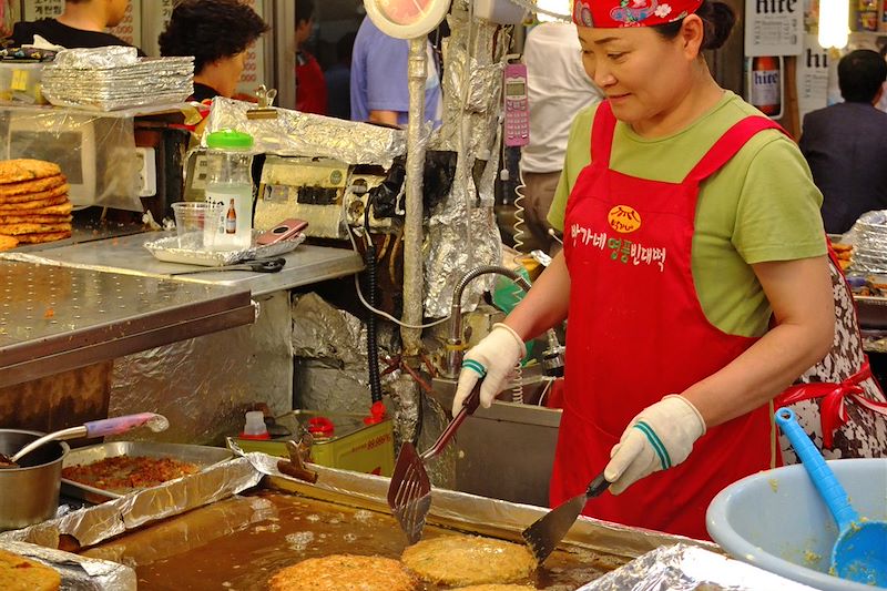 Découverte de la gastronomie coréenne et visite des incontournables, de Séoul à Busan en passant par Gyeongju et Andong