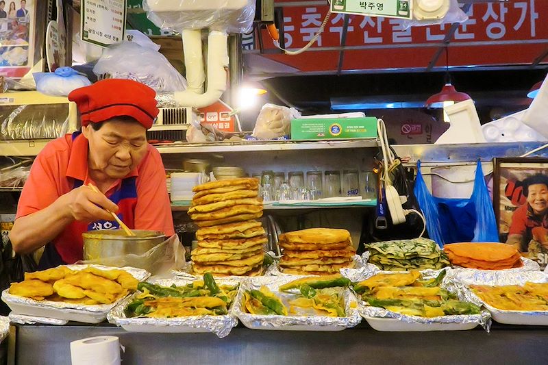 Découverte de la gastronomie coréenne et visite des incontournables, de Séoul à Busan en passant par Gyeongju et Andong