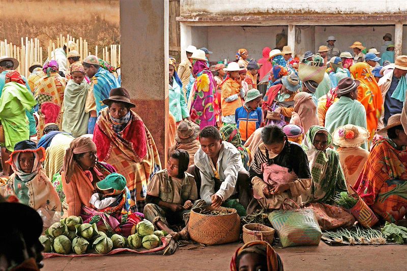 Un circuit guidé sur la RN7 et le sud est de Madagascar, de Tana à Tuléar puis d'Itampolo à Fort Dauphin hors des sentiers battus