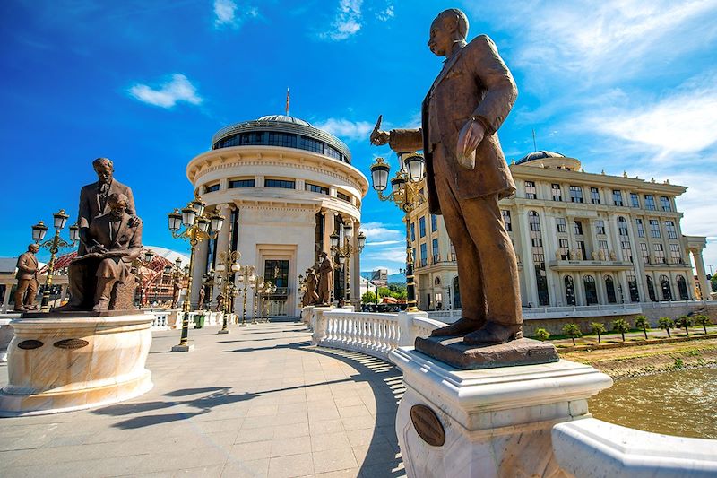 Sculpture sur le Pont de l'Art à Skopje - Macédoine du Nord