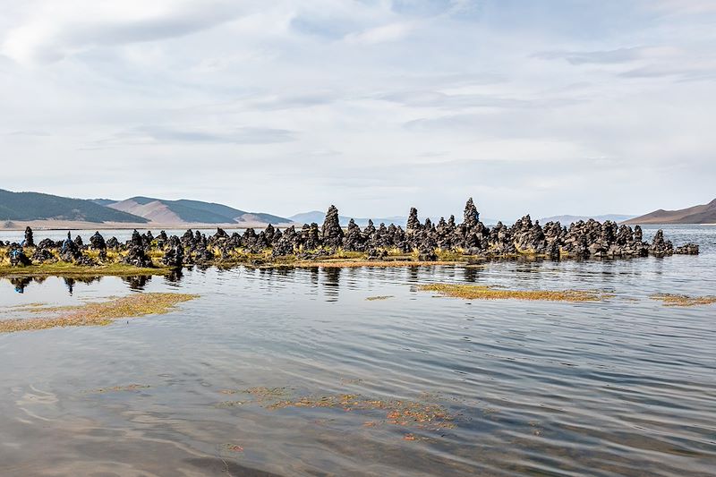 Partez pour un itinéraire dans la région du Khuvsgul, terre des Tsaans et réserve naturelle connue pour son lac et ses volcans