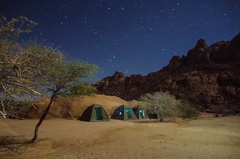 Voyage Famille Namibie, multi-activités avec vos ados: Canoë kayak, surf dans les dunes, safaris animaliers, rando dans le désert 