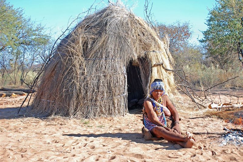 Village bushmen près de Tsumkwe - Région d'Otjozondjupa - Namibie