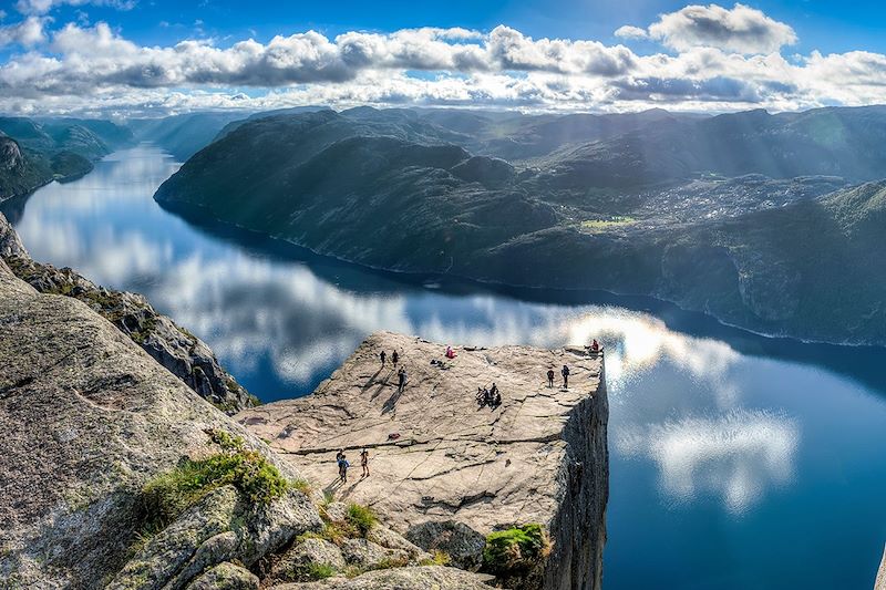 De Stavanger à Bergen, trek en Norvège à la découverte des 3 randonnées mythiques du sud du pays. Emotions garanties.