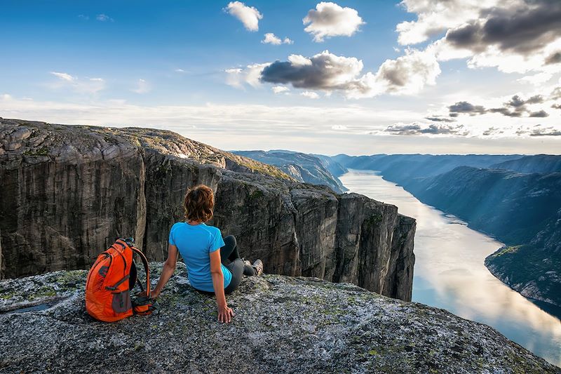 De Stavanger à Bergen, trek en Norvège à la découverte des 3 randonnées mythiques du sud du pays. Emotions garanties.