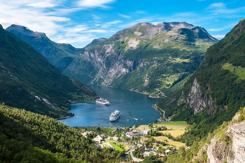 A pied, en bateau, en minibus et en train à la découverte du meilleur de la Norvège du sud.