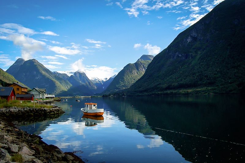 A pied, en bateau, en minibus et en train à la découverte du meilleur de la Norvège du sud.