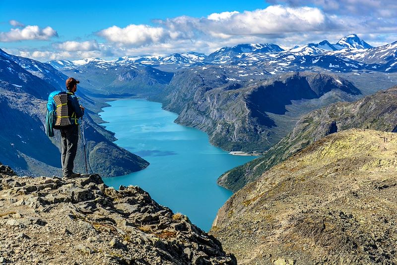 A pied, en bateau, en minibus et en train à la découverte du meilleur de la Norvège du sud.