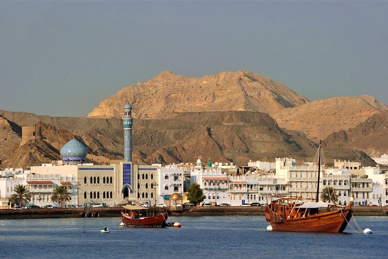 Autotour à Oman en 4x4 avec tente de toit, des montagnes au désert du Wahiba Sands, puis excursion à la péninsule du Musandam.