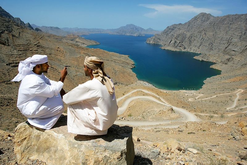 Autotour à Oman en 4x4 avec tente de toit, des montagnes au désert du Wahiba Sands, puis excursion à la péninsule du Musandam.