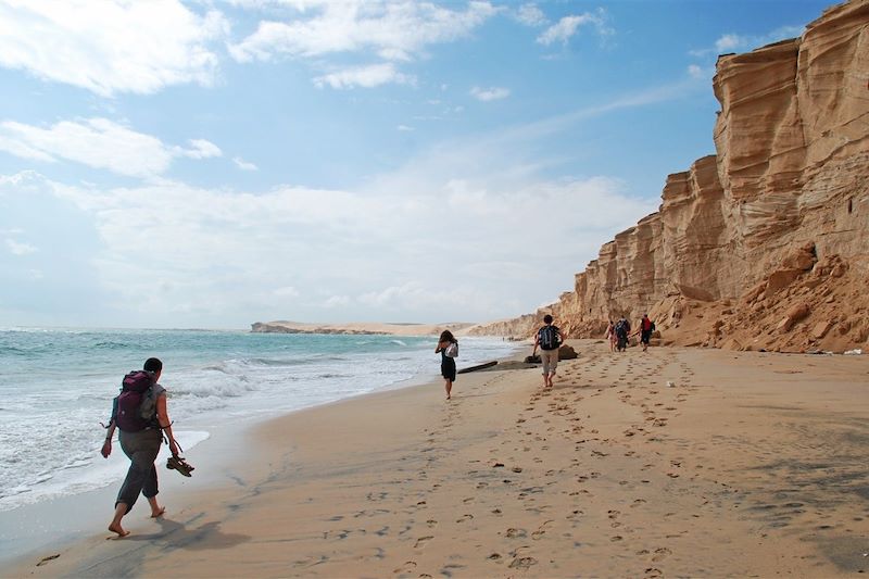 Randonnée en bord de mer près de Fins - Oman