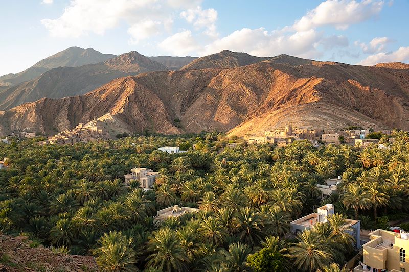 Circuit combiné de Oman à Dubaï : autotour en tente de Mascate aux wadis, via le Wahiba Sands, les jebels, et découverte de Dubaï