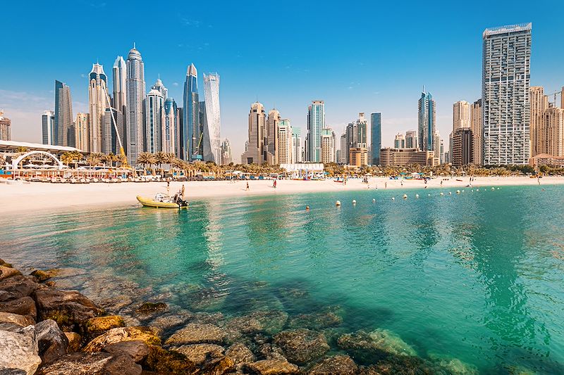 Circuit combiné de Oman à Dubaï : autotour en tente de Mascate aux wadis, via le Wahiba Sands, les jebels, et découverte de Dubaï