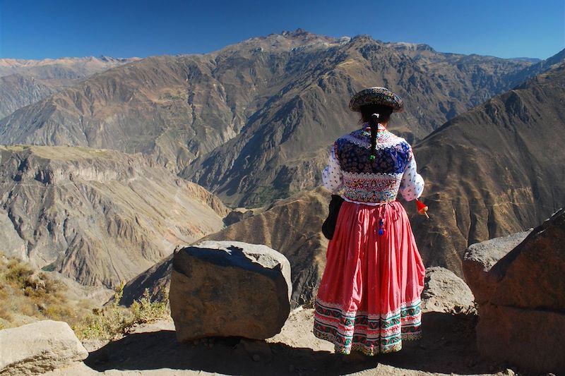 Découverte du littoral Pacifique, des hauts plateaux andins et de leurs cultures millénaires, Nazca, Machu Picchu et lac Titicaca.