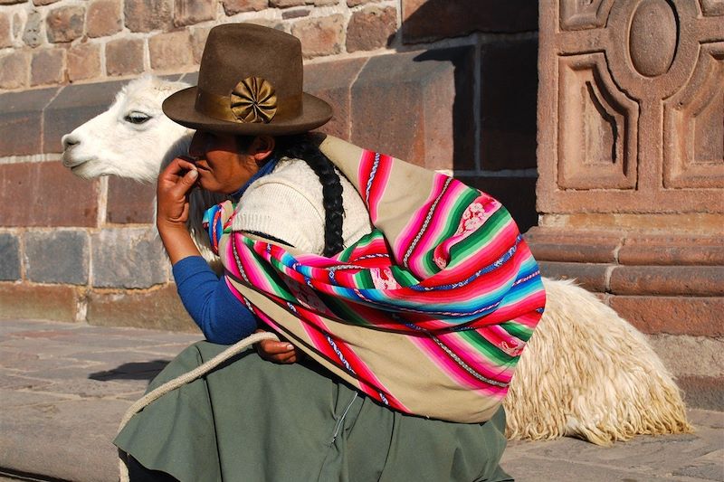 Péruvienne dans les rues de Cuzco - Pérou