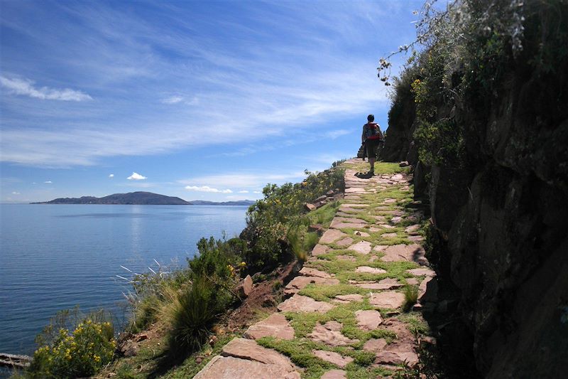 Randonnée sur l'île de Taquile sur le Lac Titicaca - Pérou