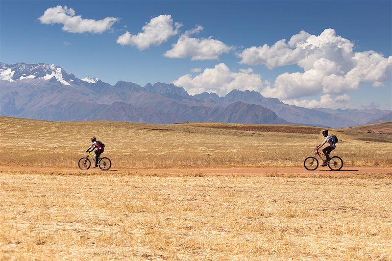 Rires et souvenirs en famille, de l'Amazonie à la Vallée Sacrée des Incas, via le montagne "arc-en-ciel" et les îles du Titicaca !