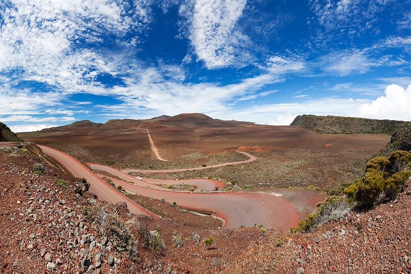 Voyage à La Réunion accessible aux personnes à mobilité réduite avec une découverte des sites incontournables de l’île.