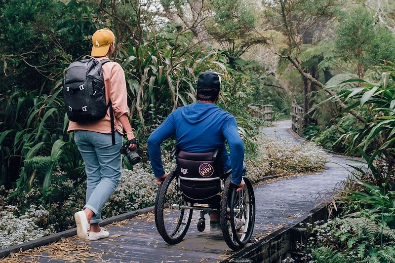 Voyage à La Réunion accessible aux personnes à mobilité réduite avec une découverte des sites incontournables de l’île.