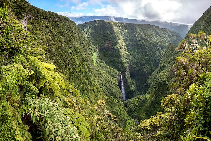 Trek complet dans les 3 cirques avec un focus sur Mafate, forêt de Bélouve, ascension des Pitons des Neiges et de la Fournaise…