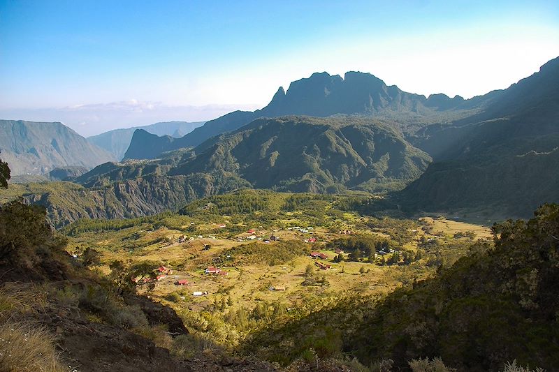 Trek des incontournables de la Réunion : Cirques de Mafate, Salazie et Cilaos, Piton des Neiges, Bélouve et Piton de la Fournaise