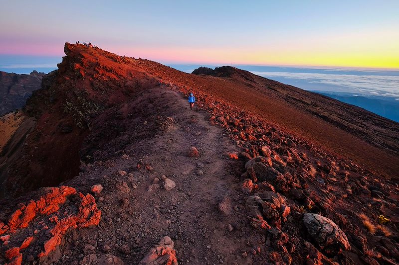 Trek aux Grand Bénare et piton des Neiges puis randonnée sportive dans les cirques volcaniques de La Réunion