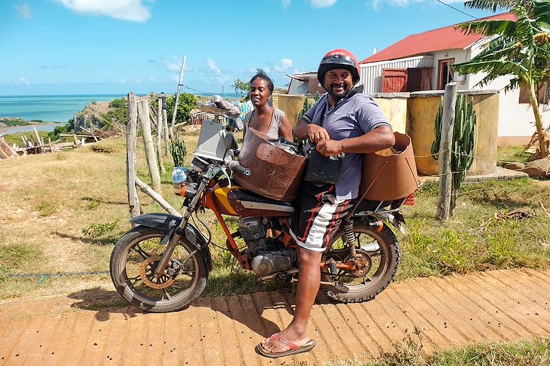 Balades de l’île de la Réunion à Rodrigues : Découverte des saveurs créoles, trek facile entre Rando côtière et forêt tropicale...