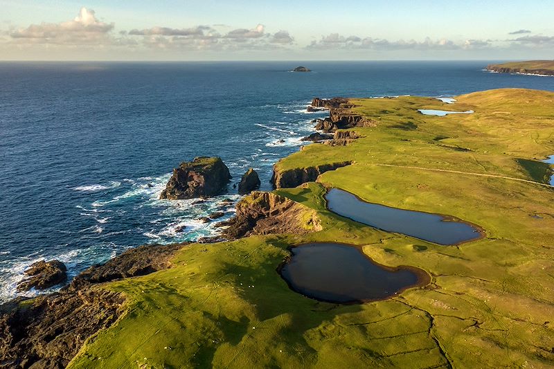 Voyage dans les îles Shetland en autotour, à la découverte d'une nature sauvage et d'une culture viking, le tout en cottage !