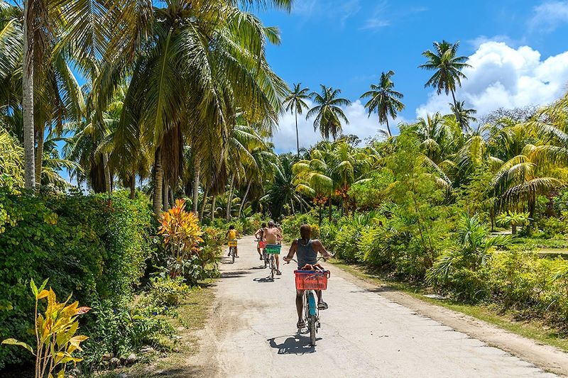 Découverte de Mahé, la Digue, Praslin, île de Curieuse au gré du vent avec balades, snorkeling, kayak dans le lagon et vélo !