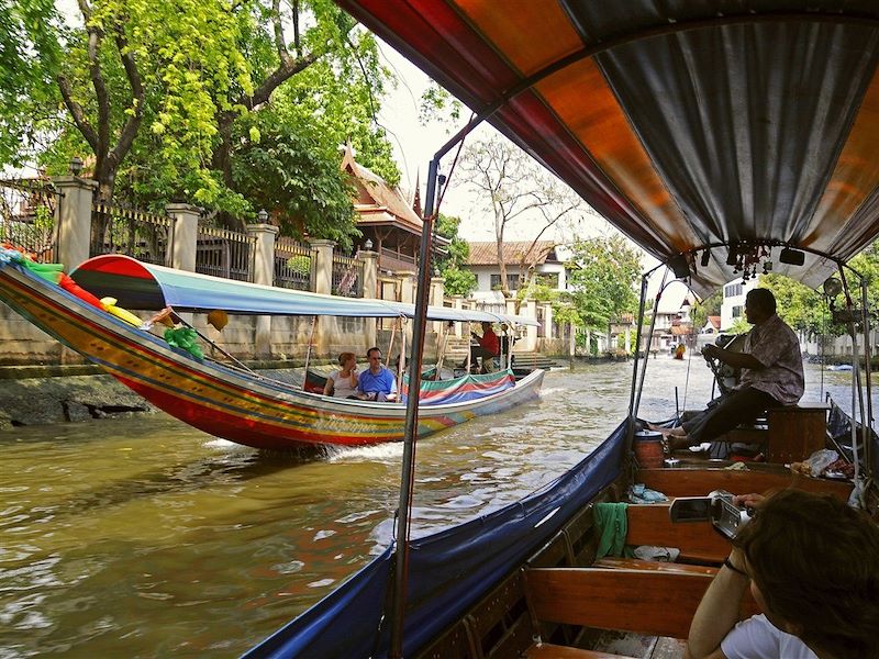 En bateau dans les klongs de Bangkok - Thaïlande