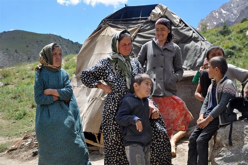 Population tadjike dans la vallée de Sarymat - Tadjikistan
