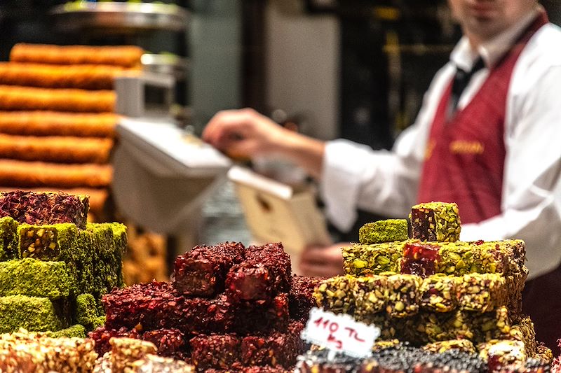 Partez pour une Odysée culinaire d’Istanbul à Bodrum pour découvrir toute la richesse gastronomique qu’a à offrir la Turquie.