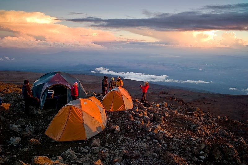 Ascenscion du Kili par la voie Machame, safari en lodge dans les parcs Tarangire, Manyara et N'Gorongoro et détente à Zanzibar ! 