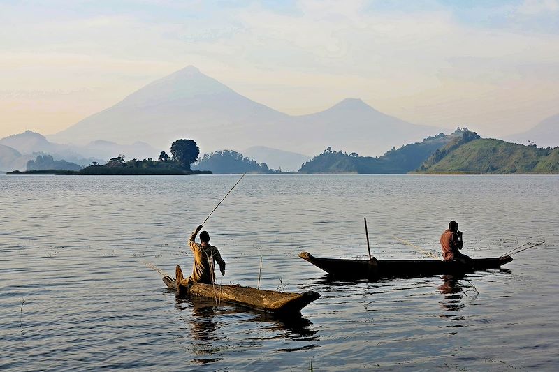 Voyage entre Ouganda et Rwanda : rencontres avec les primates, safari à Queen Elizabeth et observations ornithologiques