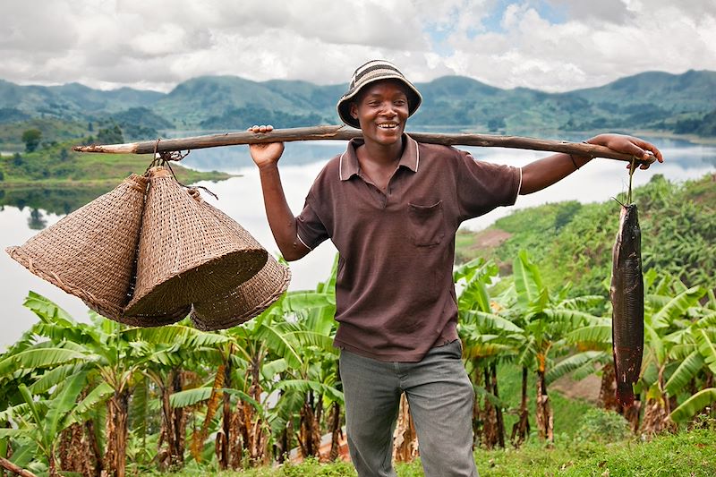 Découverte de l'Ouganda en randonnées au plus près de la vie locale, observation des primates et safaris dans les parcs nationaux