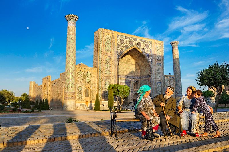 Découverte inédite en train du cœur battant de l’Ouzbékistan, des cités antiques au caravansérails & des bazars aux villages.