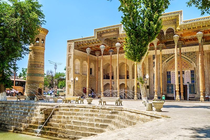 Découverte inédite en train du cœur battant de l’Ouzbékistan, des cités antiques au caravansérails & des bazars aux villages.